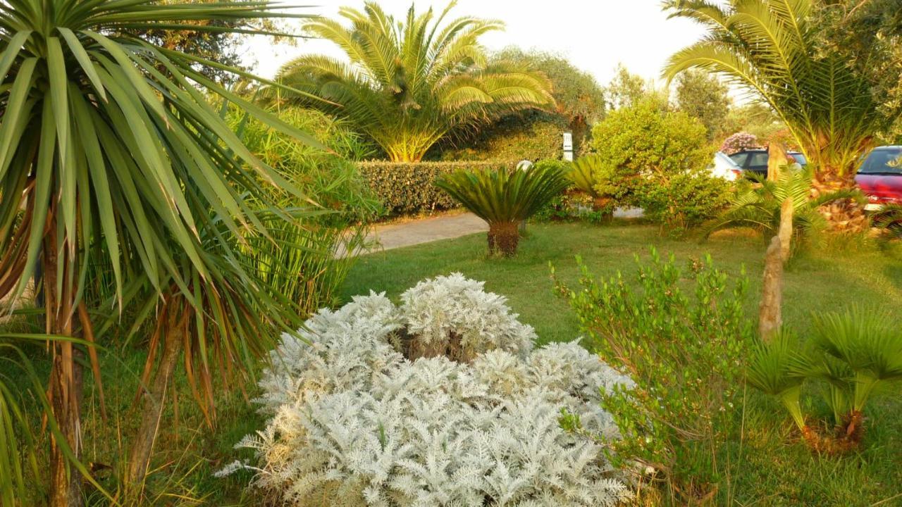 Vila Agriturismo Isidoro Fertilia Exteriér fotografie