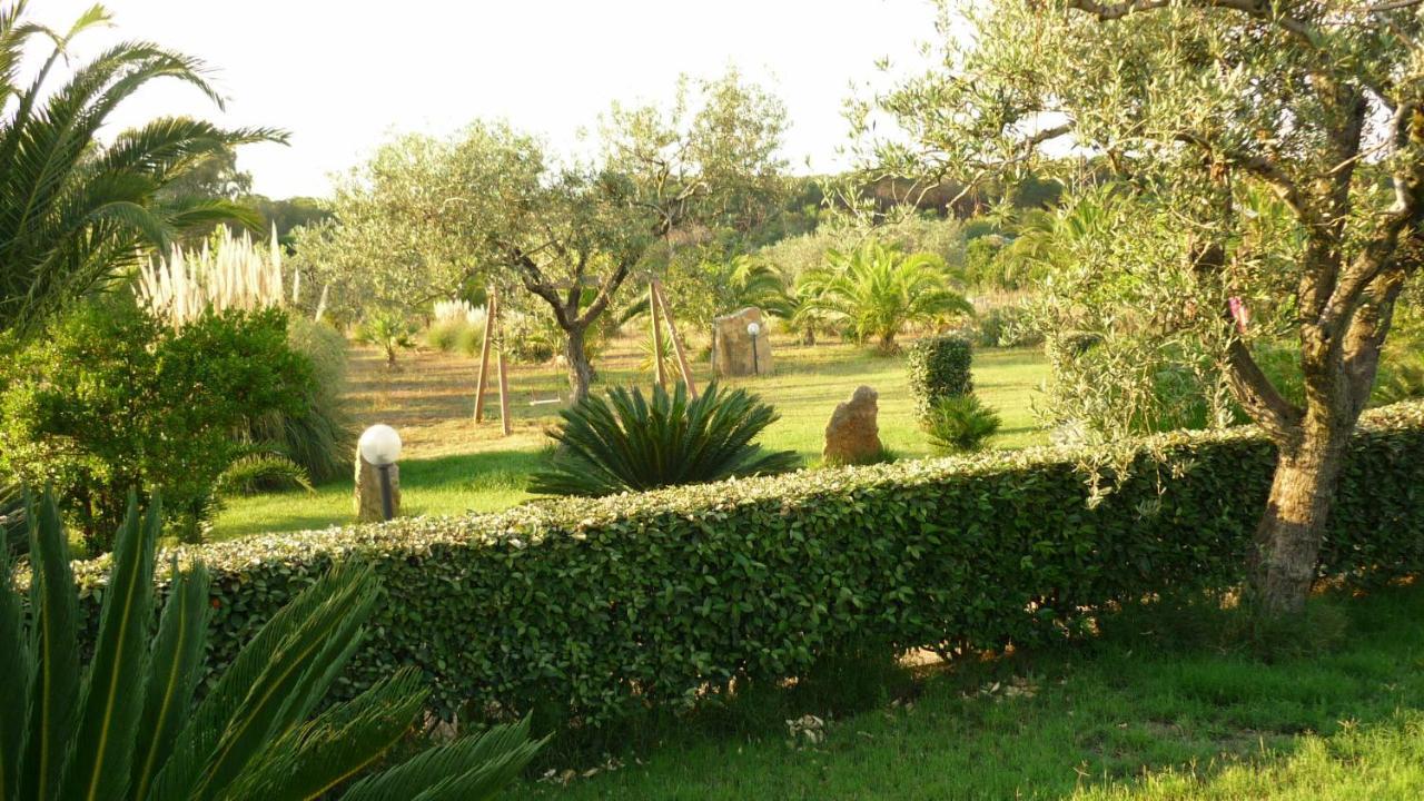 Vila Agriturismo Isidoro Fertilia Exteriér fotografie